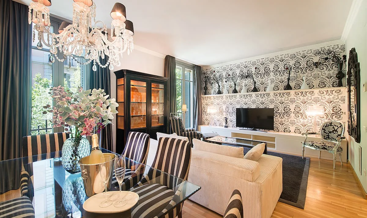 Sala d'estar de Casa Verdú a PDG15, al centre de Barcelona