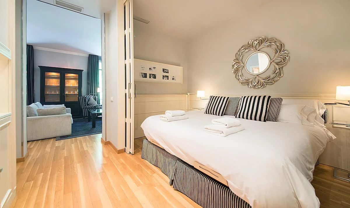 Casa Verdú llit king i matalàs premium