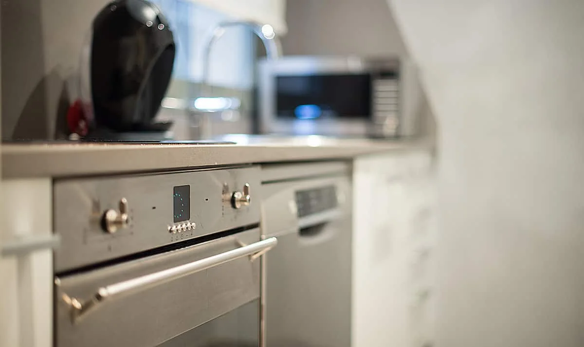 Forn Casa Verdú Smeg i detalls de gabinets
