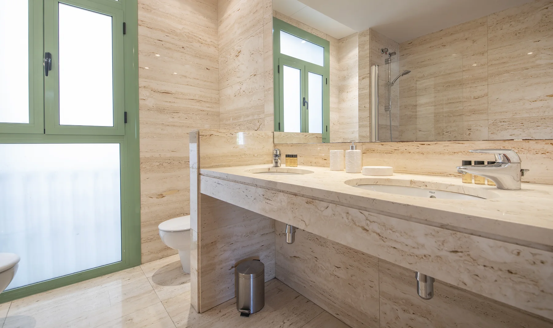 Suite Celia bany de marbre detall 2