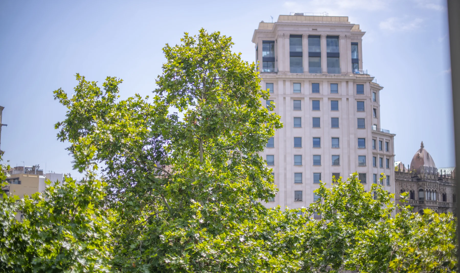 Suite Celia passeig de gràcia balcó i vista a la ciutat 60