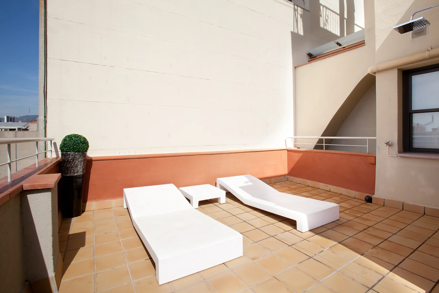 Suite Divina tumbones en la llum de la tarda