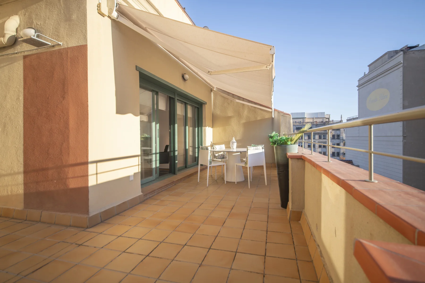 Suite Divina terrassa menjador