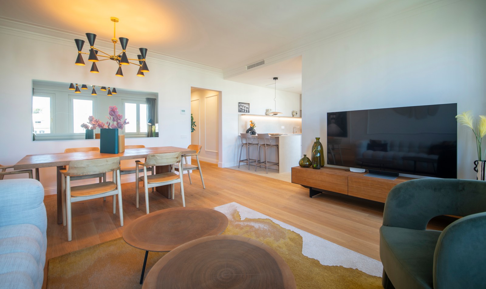 Sala d'estar i menjador Suite Laia, vista 04