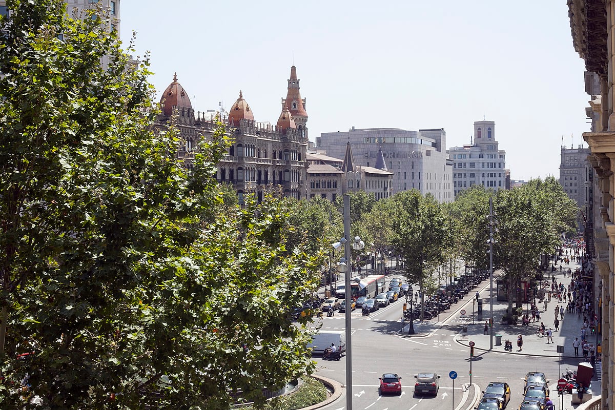 Passeig de Gràcia y Plaça de Catalunya vistos desde la Suite Sagrada